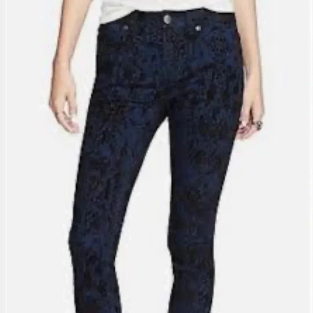 Free People Blue Black Velvet  Snake Print Accent Skinny Jeans Size 25